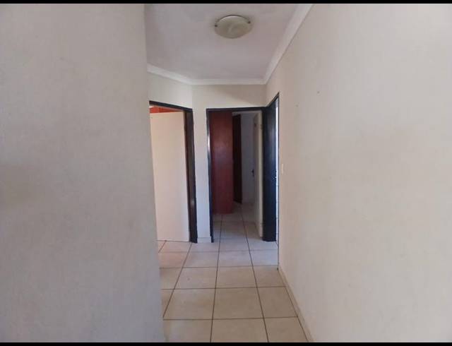 3 BEDROOM HOUSE FOR SALE IN OLIEVENHOUTBOSCH